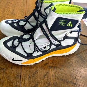 Nike Vortex Kicks